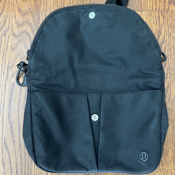 Lululemon All Night Festival Bag 5L - black with black hardware - Picture 3 of 7